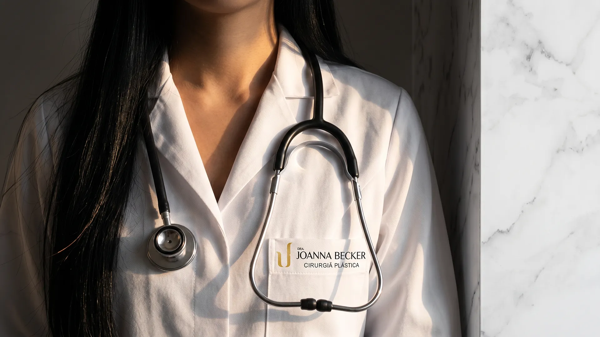 Identidade visual para a Dra. Joanna Becker, cirurgiã plástica em São Paulo, SP e Porto Alegre, RS, por RBR Design.