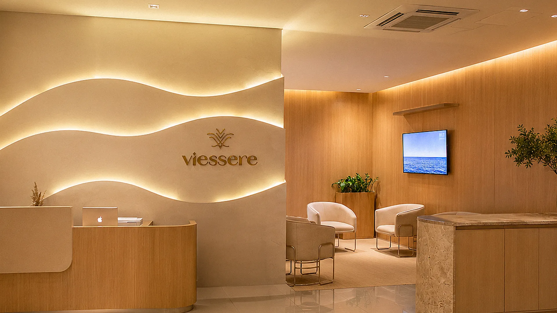 Naming e identidade visual para a Viessere, clínica de medicina integrativa em São José dos Campos, SP, por RBR Design.